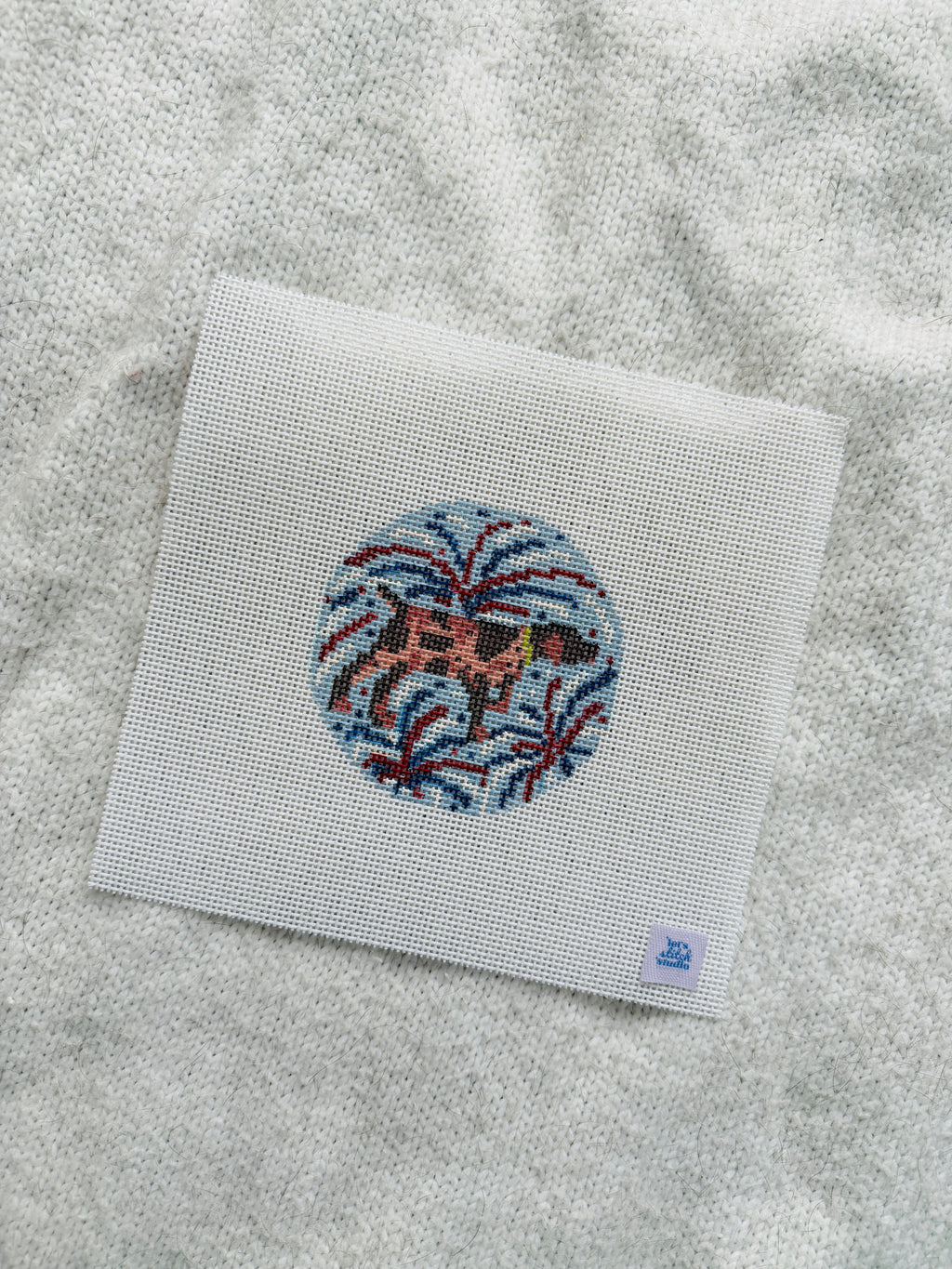 4th of July German Shorthaired Pointer Needlepoint Round on 13 Mesh | Handpainted GSP