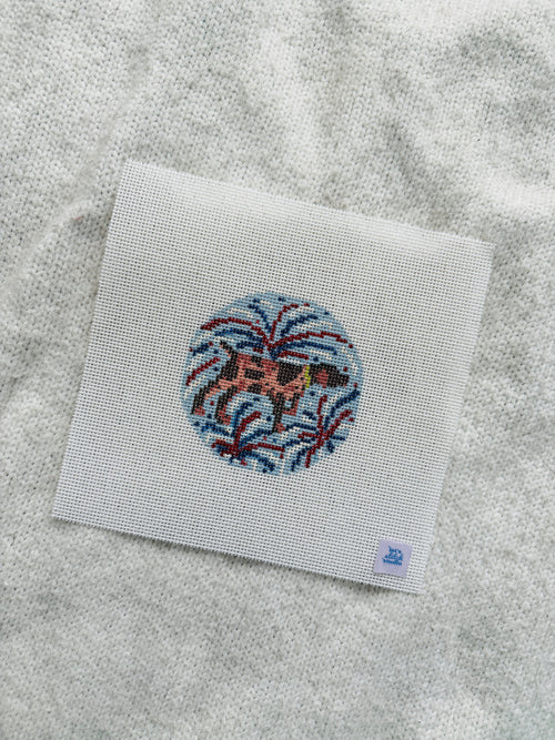 4th of July German Shorthaired Pointer Needlepoint Round on 13 Mesh | Handpainted GSP