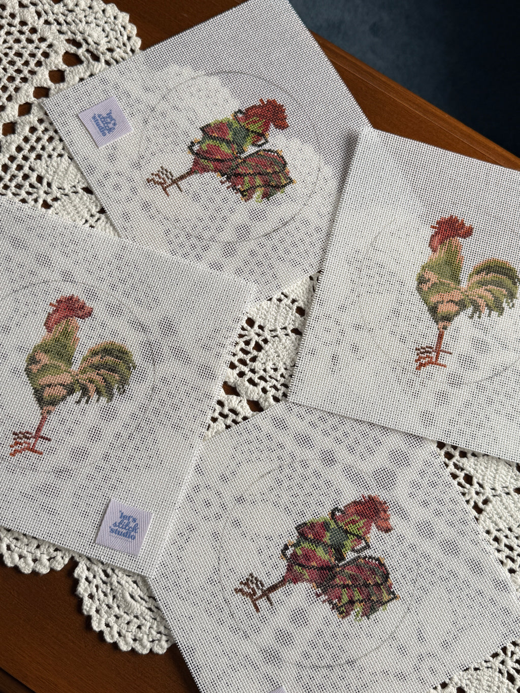 Mr. Christmas Cock-A-Doodle-Doo 18 Mesh Round