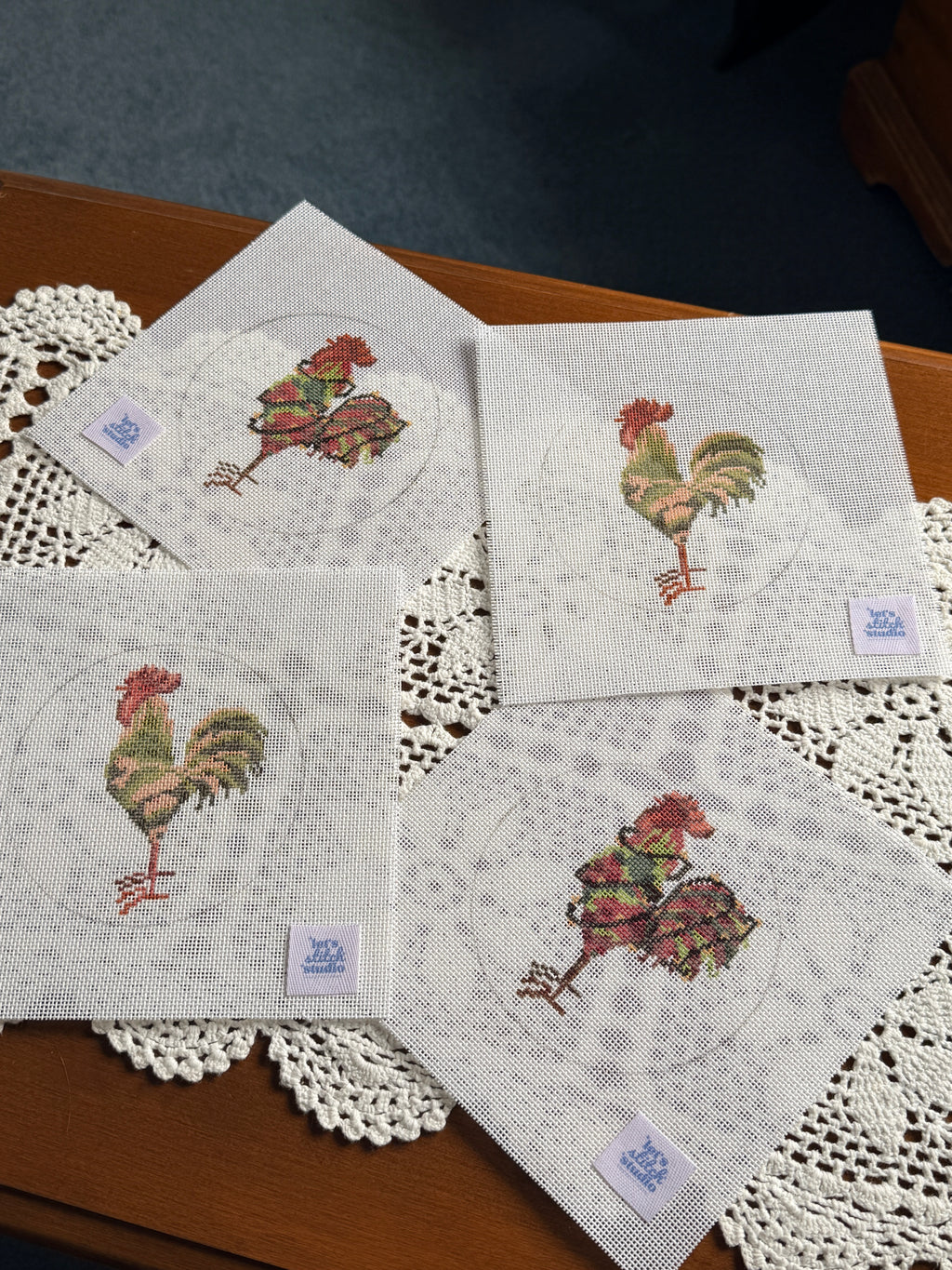 Mr. Christmas Cock-A-Doodle-Doo 18 Mesh Round