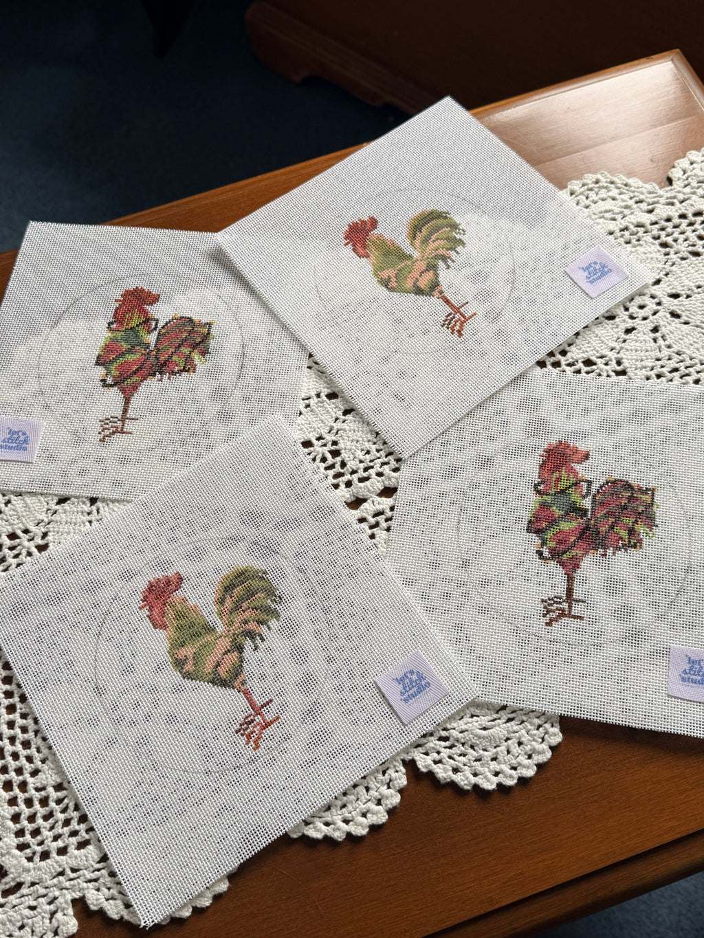 Mr. Christmas Cock-A-Doodle-Doo 18 Mesh Round