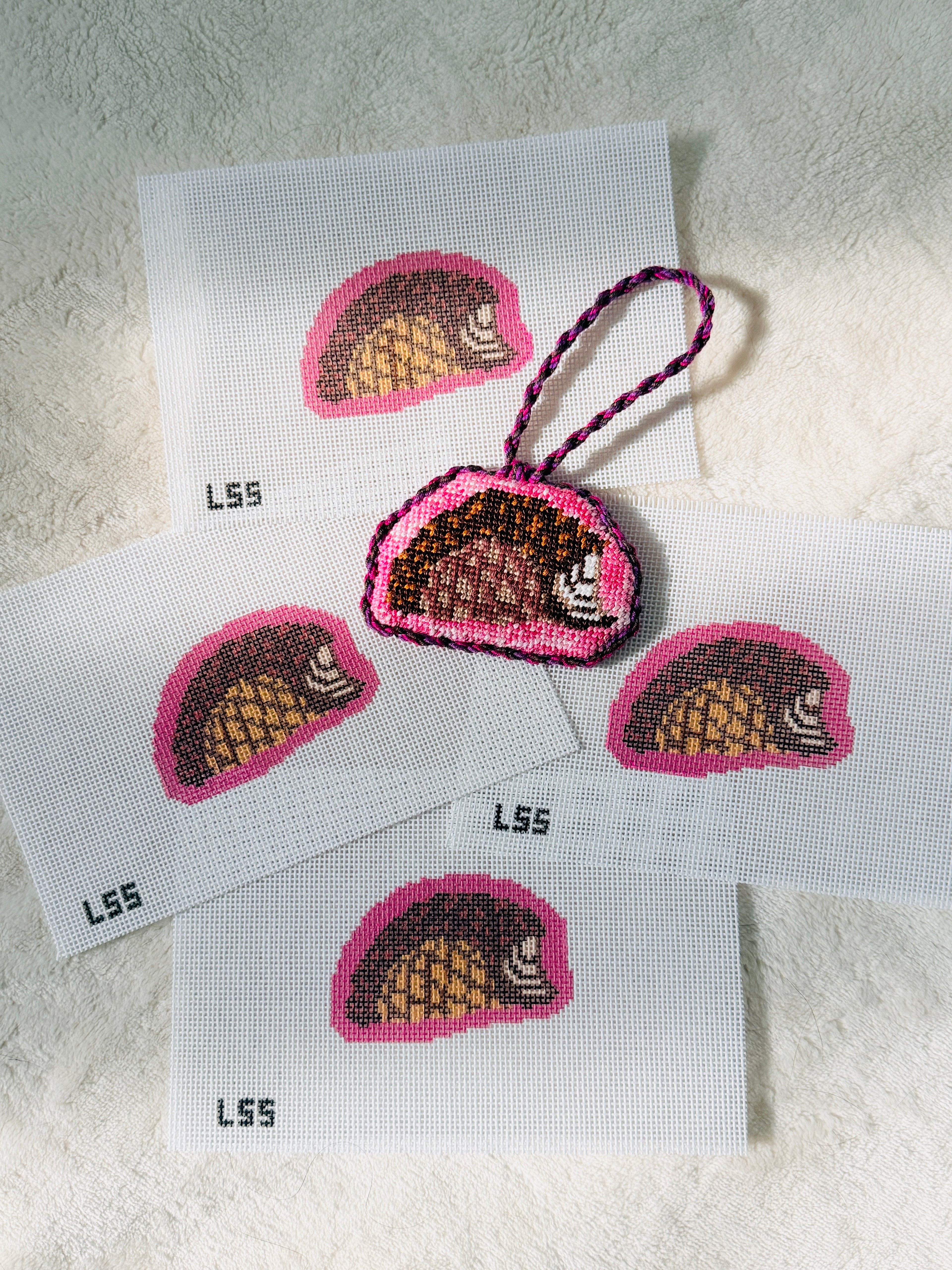 Chaco Taco Inspired 18 Mesh Mini Canvas