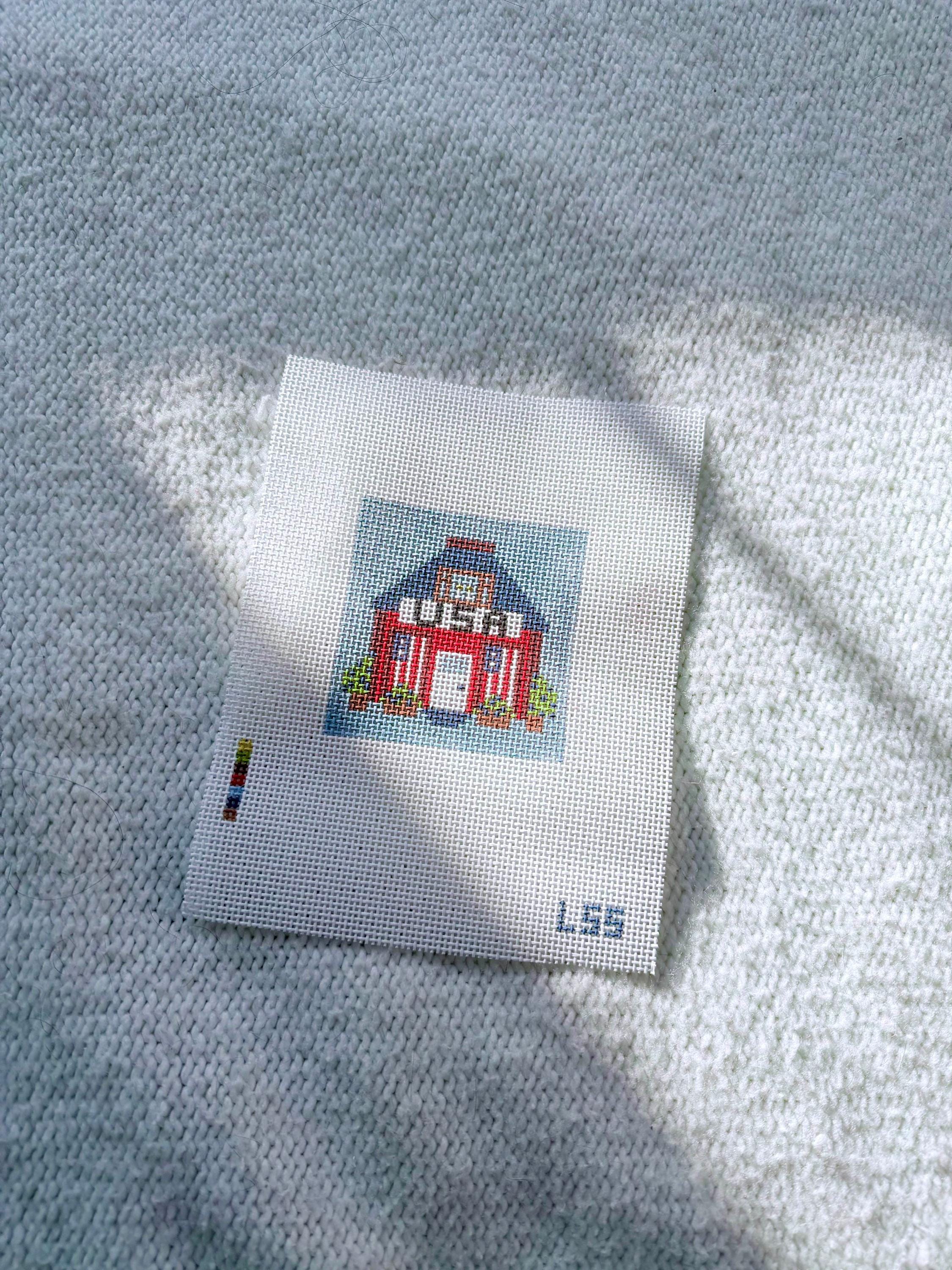 Mini USA/Fourth of July House Canvas 13 mesh | Hand Painted Beginner Project